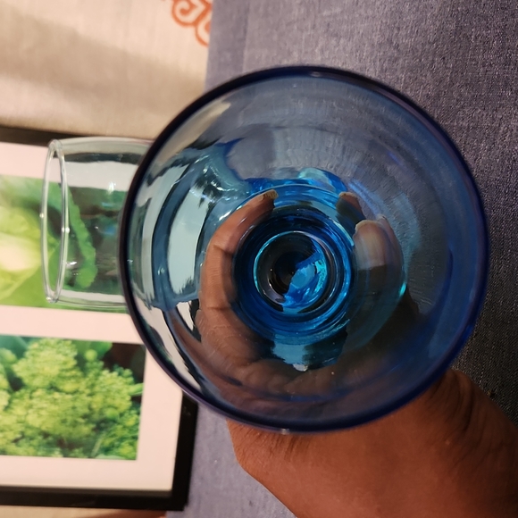 Blue Tinted Water Glasses - Picture 4 of 5